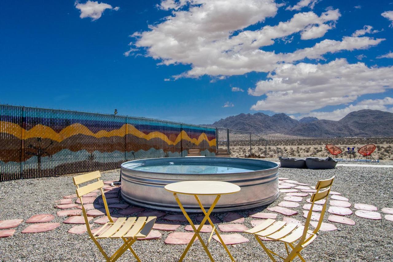 Sapphire Haven + Casita! Pool + Spa + Movie Theatre + 10 Min To Monument! Joshua Tree Exterior foto