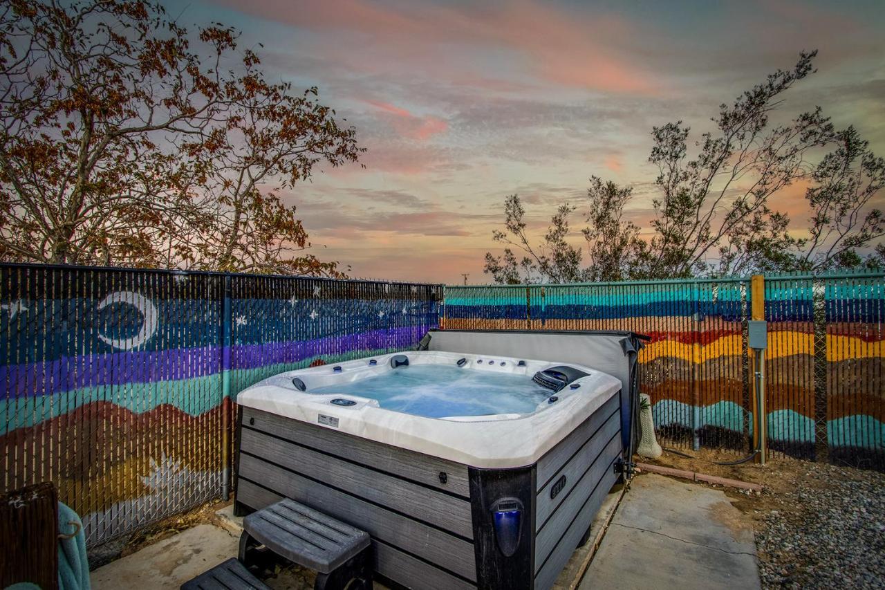 Sapphire Haven + Casita! Pool + Spa + Movie Theatre + 10 Min To Monument! Joshua Tree Exterior foto