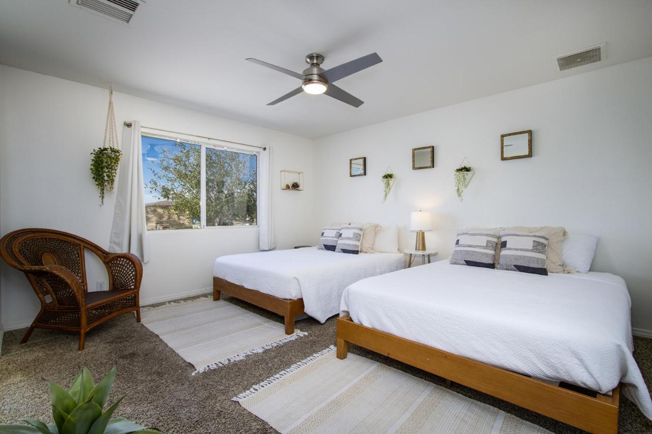 Sapphire Haven + Casita! Pool + Spa + Movie Theatre + 10 Min To Monument! Joshua Tree Exterior foto