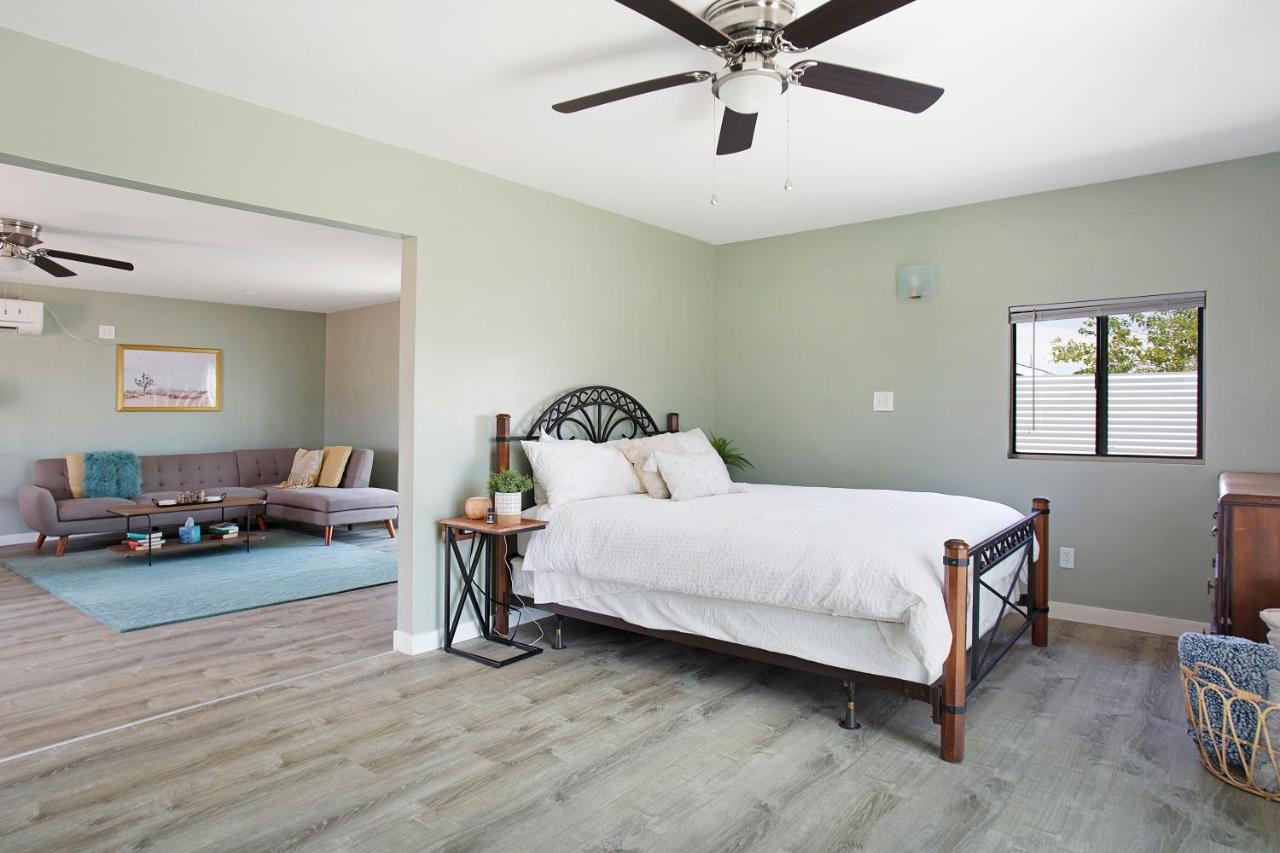 Sapphire Haven + Casita! Pool + Spa + Movie Theatre + 10 Min To Monument! Joshua Tree Exterior foto