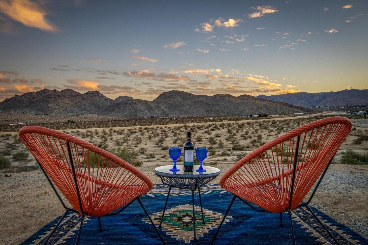Sapphire Haven + Casita! Pool + Spa + Movie Theatre + 10 Min To Monument! Joshua Tree Exterior foto