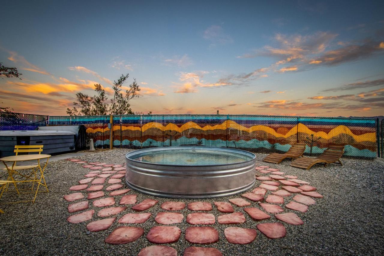 Sapphire Haven + Casita! Pool + Spa + Movie Theatre + 10 Min To Monument! Joshua Tree Exterior foto